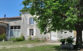 Chez Eugene Et Valerie